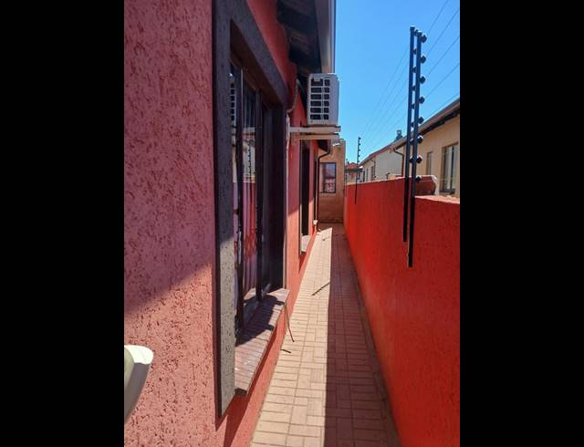 3 BEDROOM HOUSE FOR SALE IN SOSHANGUVE VV